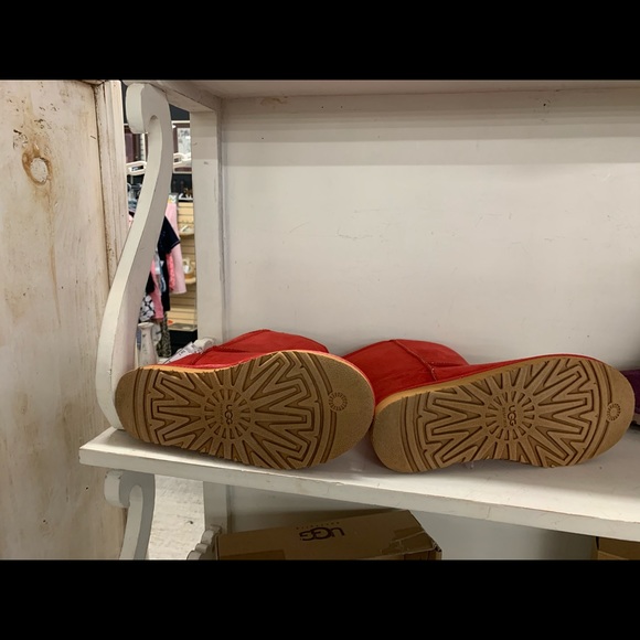 Shoes - Picture 2 of 5